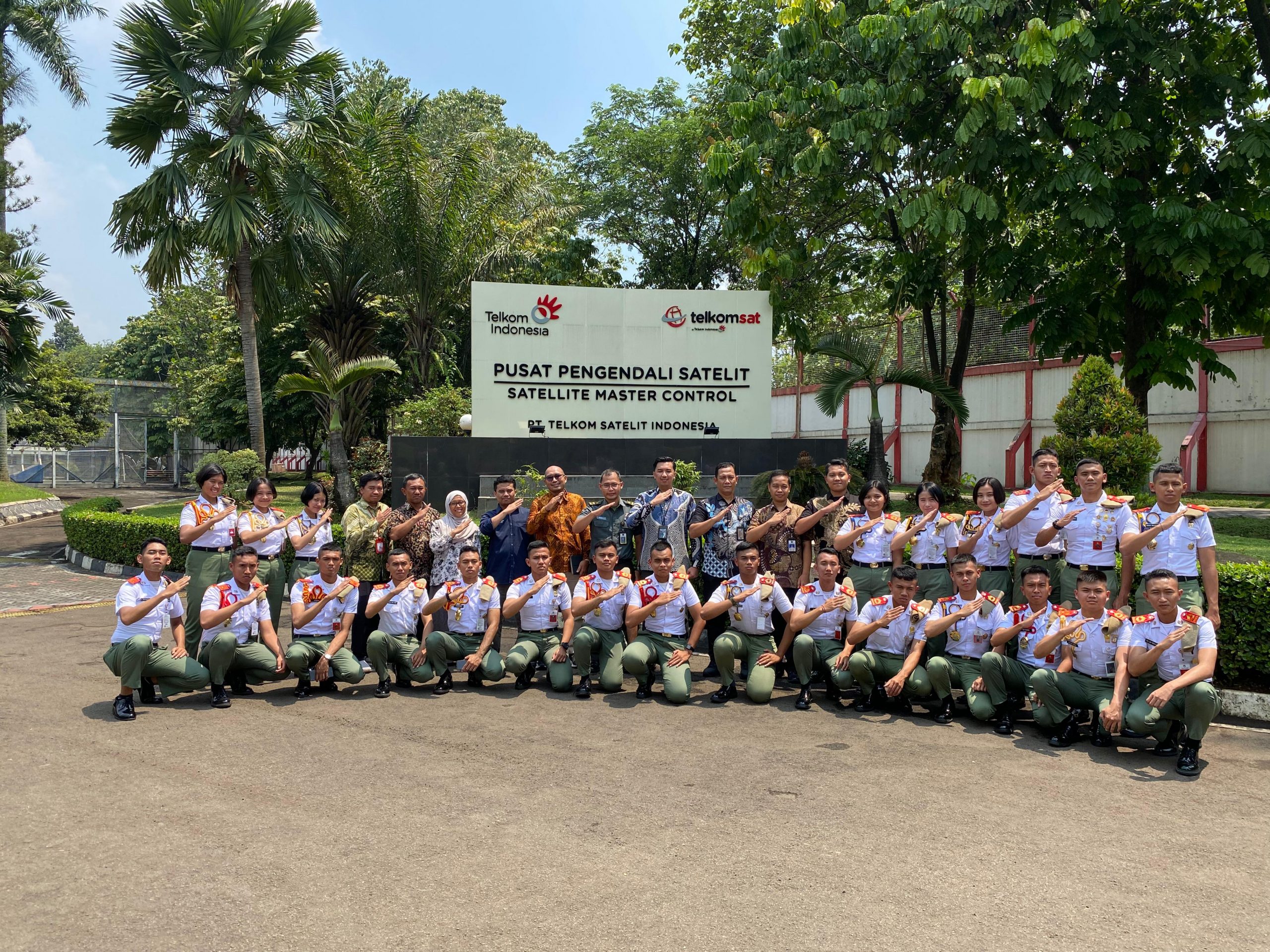 Kadet Mahasiswa Program Studi Informatika FSTP Unhan RI Laksanakan Kuliah Lapangan di PT. Telkomsat Indonesia